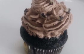 Chocolate Cup Cake Order Online Bangalore. Chocolate Cupcake Online Delivery Bangalore Cafe Hops.