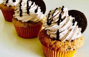 Oreo Cookie Cup Cake Order Online Bangalore. Oreo Cookie Cupcake Online Delivery Bangalore Cafe Hops.