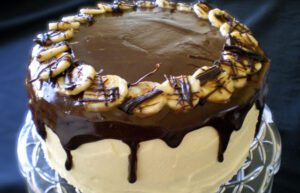 Chocolate Banana Cake - Cafe Hops Bangalore, buy fresh designer / custom cake. Cash on delivery / online payment. Egg less / fat free / sugar free option.