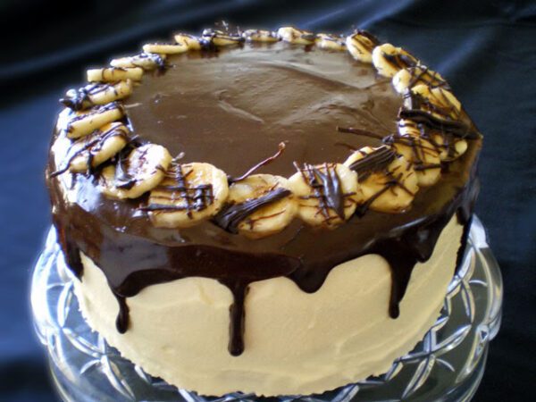 Chocolate Banana Cake - Cafe Hops Bangalore, buy fresh designer / custom cake. Cash on delivery / online payment. Egg less / fat free / sugar free option.