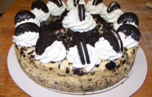 Oreo Cheesecake order online Bangalore - Cafe Hops. Cakes Home Delivery in Bangalore at your convenient time.