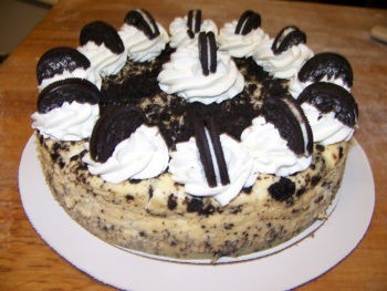 Oreo Cheesecake order online Bangalore - Cafe Hops. Cakes Home Delivery in Bangalore at your convenient time.