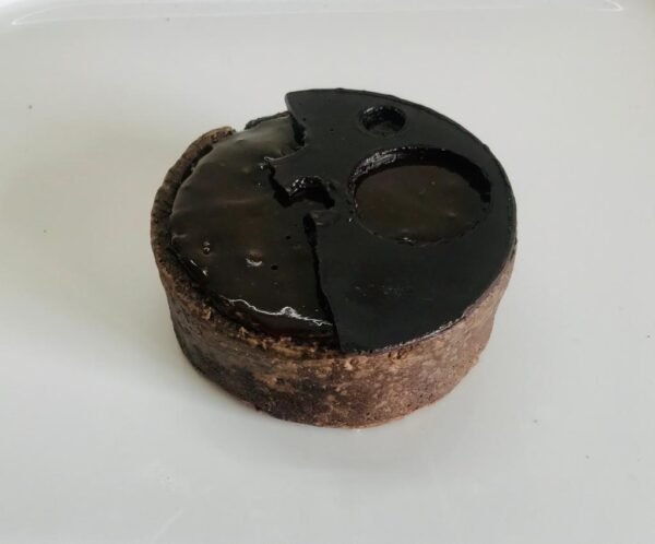 Chocolate Fudge Tart Order Online Bangalore. Chocolate Desserts Online Delivery Bangalore Cafe Hops.