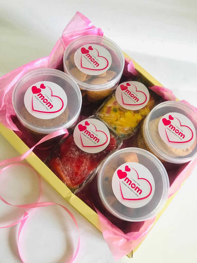 Mothers Day Gift Box Order Online Bangalore. Mothers Day Custom Hamper Online Bangalore Cafe Hops