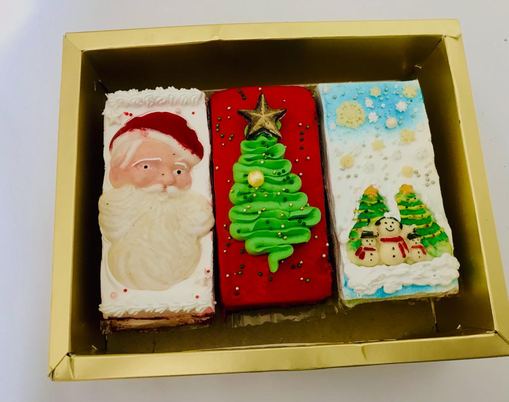 Christmas Theme Pastry Order Online Bangalore. Christmas Pastry Online Bangalore Cafe Hops